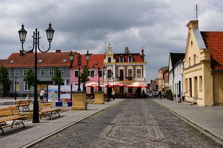 Zadbany i urokliwy rynek w Środzie Wielkopolskiej