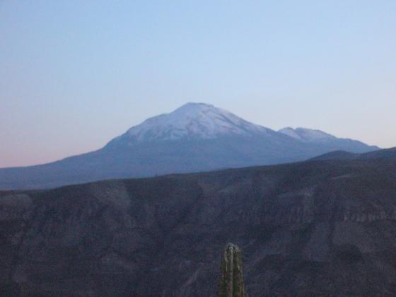 wulkan Ampato - widok z trasy do Taya