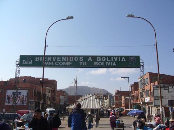 przejscie graniczne z Boliwią - W tym miejscu celnicy zapraszają na tzw. kontrolę antynarkotykową