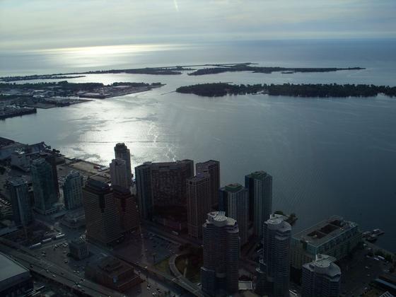 Widok na jezioro Ontario - Widok z CN Tower