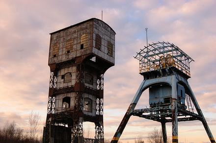 Nieczynna kopalnia w Świętochłowicach, http://www.flickr.com/photos/ahorcado/6532210063/lightbox/, CC-BY-SA 2.0