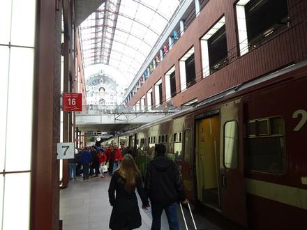 Wnętrze dworca w Antwerpii