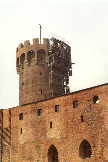 Machikuły na wieży zamku w Świeciu