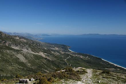 Widok na Korfu i Morze Jońskie z przełęczy Llogarase
