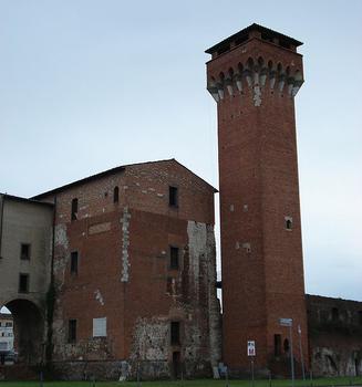 Ruiny dwunastowiecznej fortecy pizańskiej 