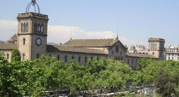 Średniowieczny budynek Uniwersytetu Barcelony. 
