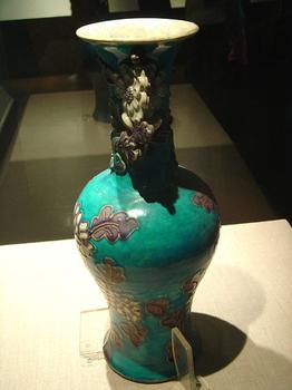 Waza porcelanowa z epoki dynastii Ming.