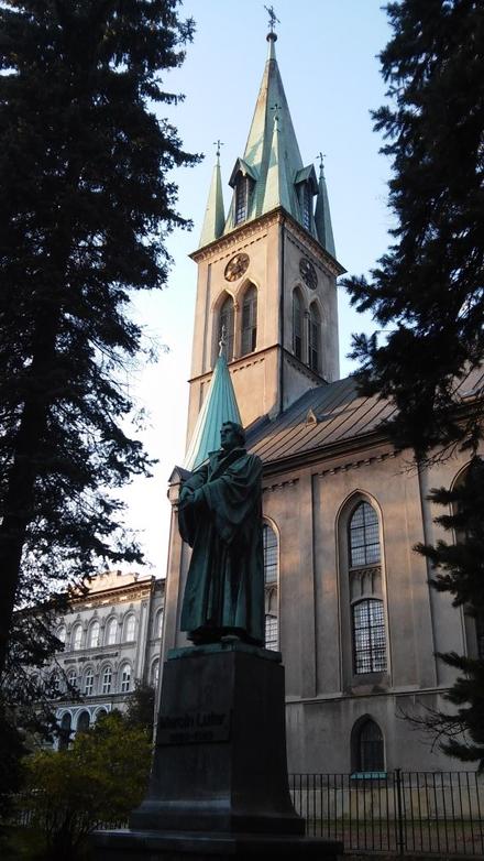 Pomnik Marcina Lutra i kościół Zbawiciela. W tle Seminarium Nauczycielskie.