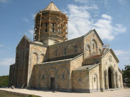 Powstający kościół św. Nino