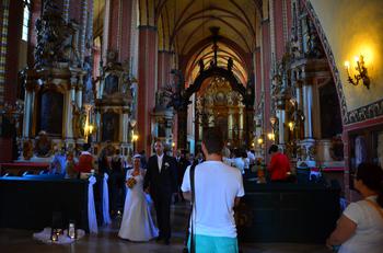 Ślub w kościele farnym w Chełmnie