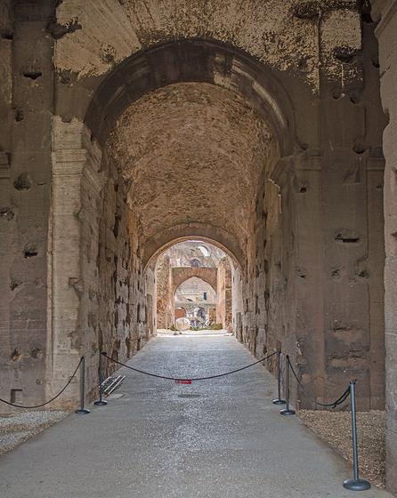 Koloseum od środka