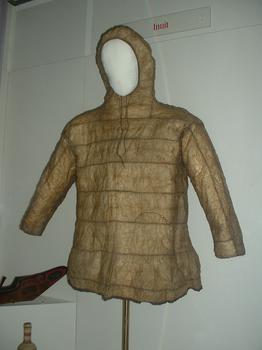 Inuicki Anorak - czyli przodek dzisiejszej kurtki bez suwaka z przodu