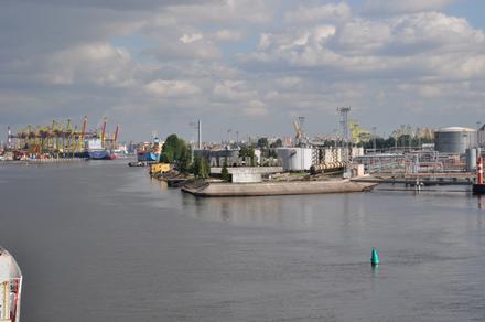 Wpływając do portu St. Petersburga.