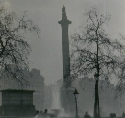 Kolumna Nelsona podczas wielkiego smogu