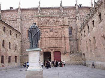 Dziedziniec najstarszego uniwersytetu w Hiszpanii.